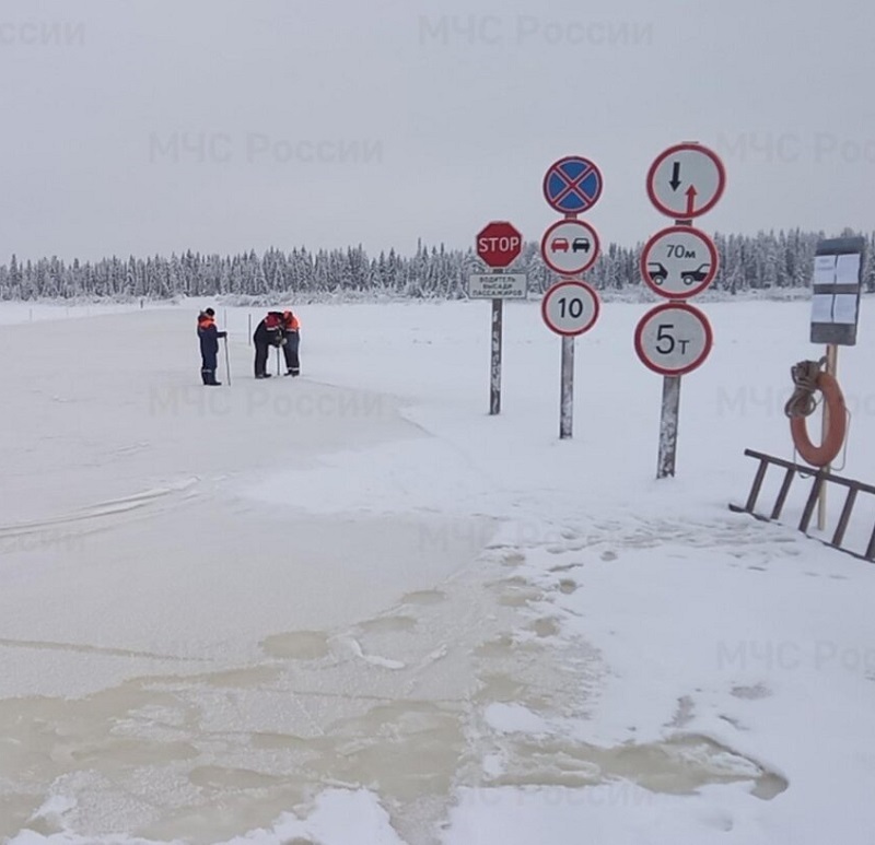 Мороз навёл мосты между Экономией и Реушеньгой на дальней окраине Архангельска
